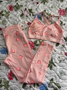 Victoria’s Secret PINK Peach🍑 print activewear, gym, yoga bundle of 2 set